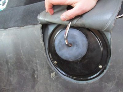 как удалить воду из бензобака