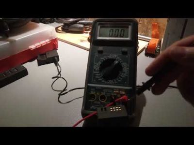 как проверить ампераж аккумулятора мультиметром